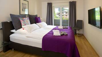 Deluxe-Apartment, 2 Schlafzimmer | 2 Schlafzimmer, hochwertige Bettwaren, Zimmersafe
