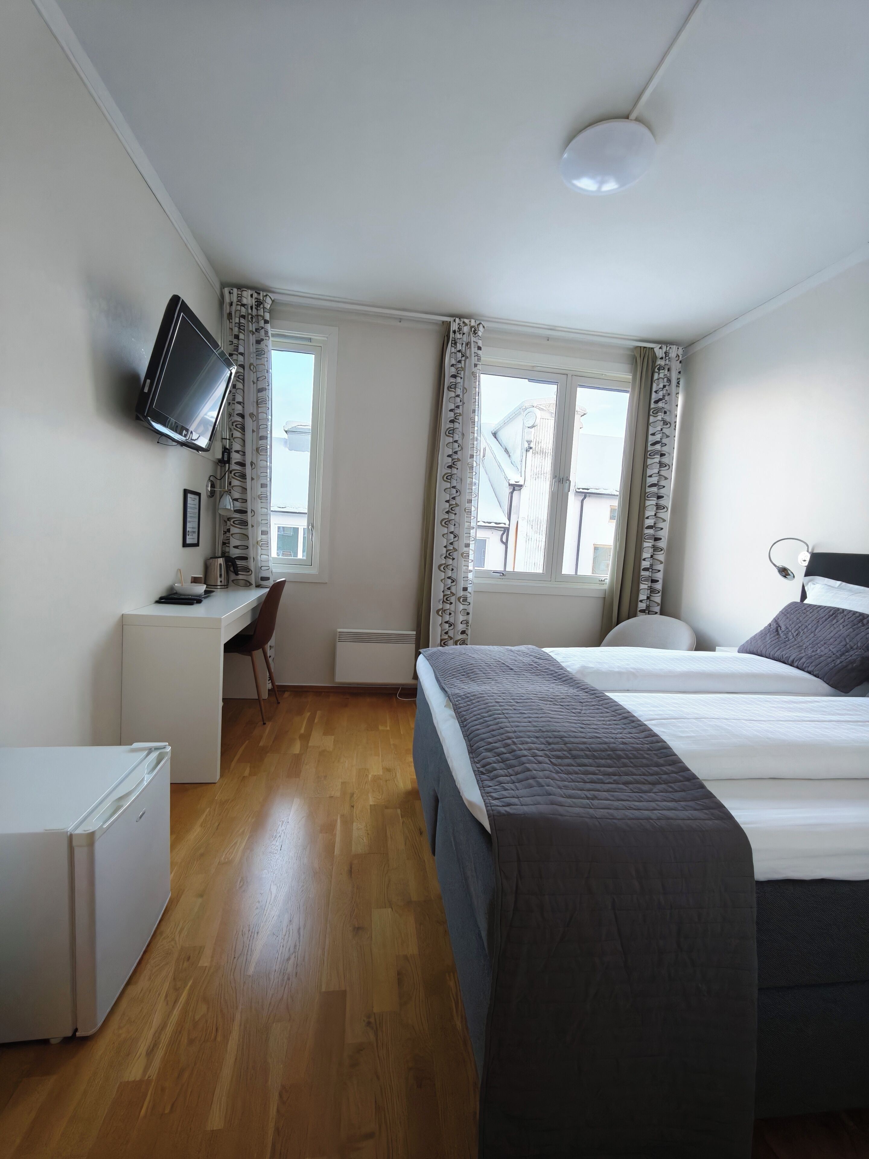 Superior Double Room (6) | Desk, blackout drapes, iron/ironing board, free WiFi