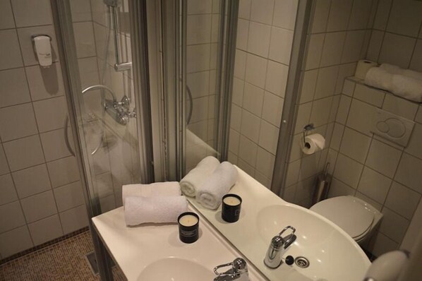 Double Room, Allergy Friendly (7) | Bathroom sink