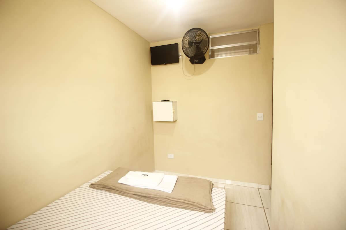 Basic Single Room | Free WiFi