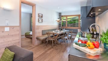 Leilighet – deluxe, tilgjengelighetstilpasset, privat bad (Family) | Spiseområde