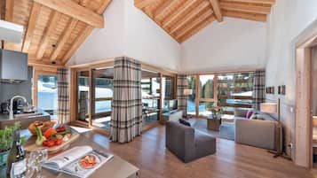 Deluxe-Apartment, barrierefrei, eigenes Bad | Lounge