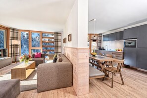 Deluxe Apartment, Accessible, Private Bathroom (Family) | Lounge - Turrabuel (Churwalden)