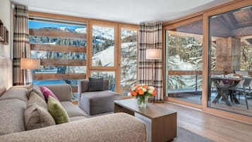 Appartement Supérieur, accessible aux personnes à mobilité réduite (Maisonette) | Bar lounge