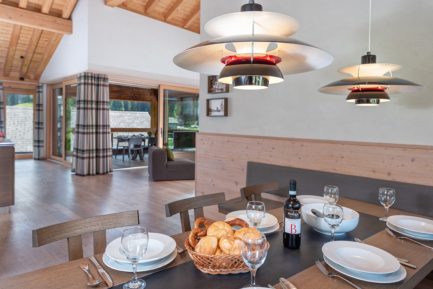 Deluxe Apartment, Accessible, Private Bathroom | Dining