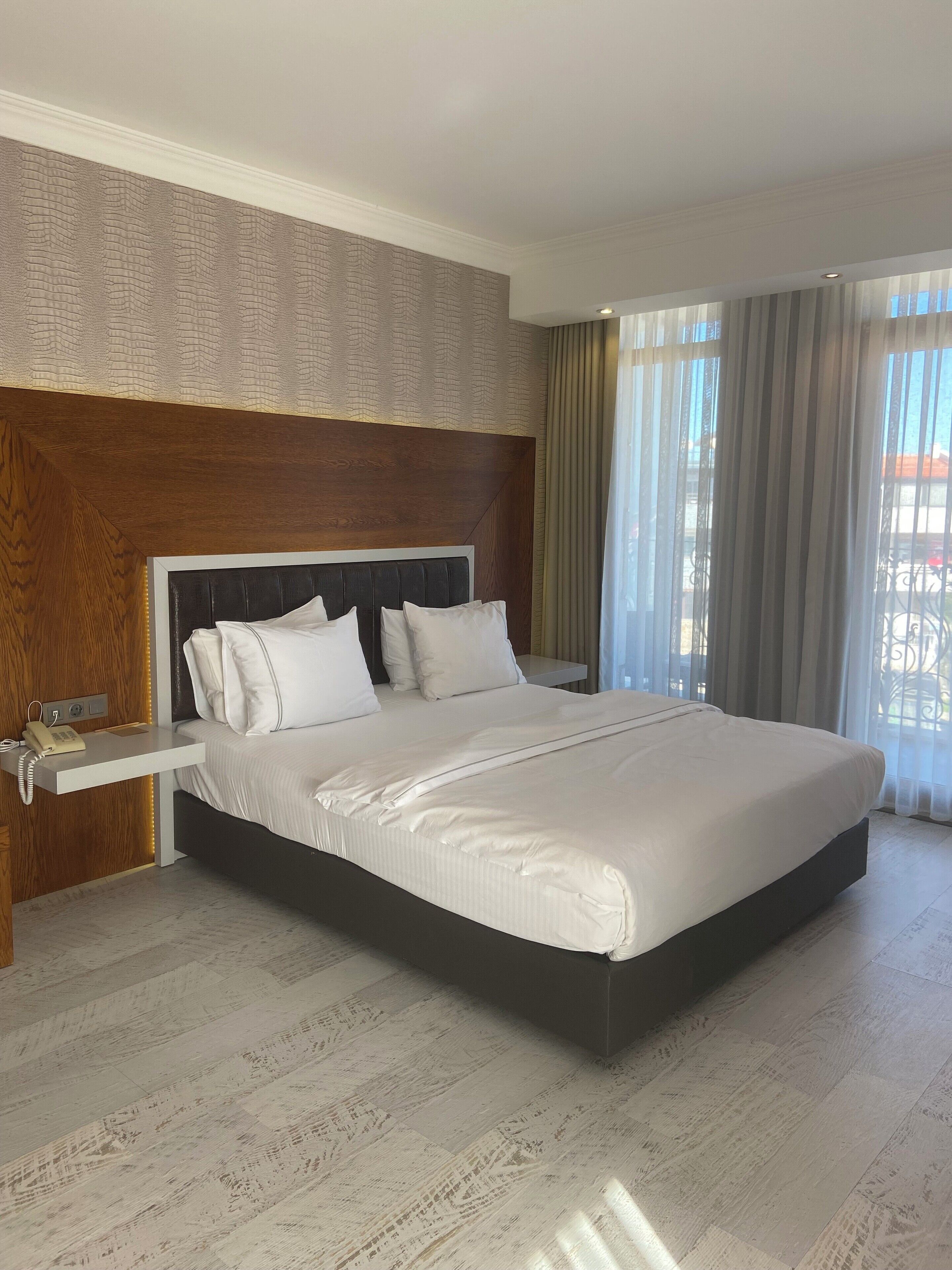 Kamar Junior | Minibar, brankas, kedap suara, dan setrika/meja setrika