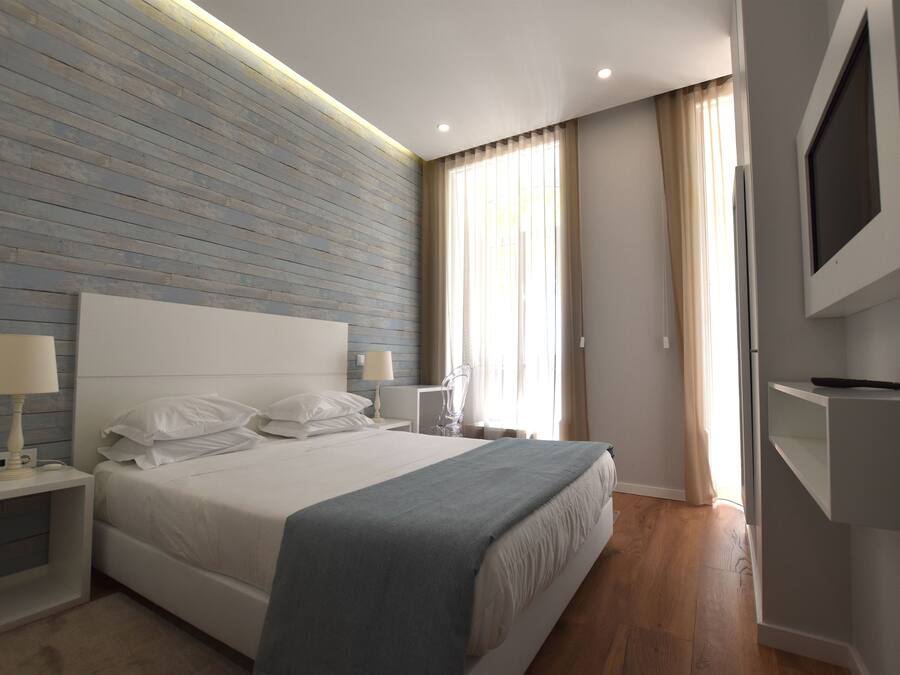 Double Room | Blackout drapes, free WiFi, bed sheets