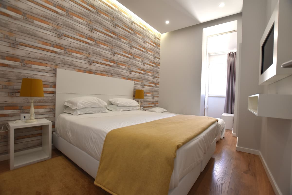 Tripla Basic | Tende oscuranti, Wi-Fi gratuito, lenzuola