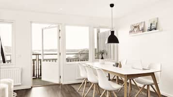 Suite- Deluxe, 3 soverom, havsutsikt (Spa Excluded) | 2 kamar tidur, bantalan ekstra lembut, dan didekorasi berbeda-beda