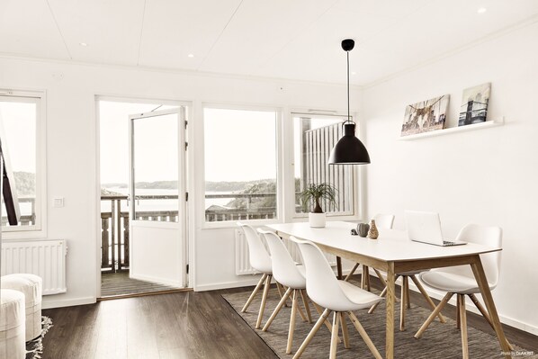 Suite- Deluxe, 3 soverom, havsutsikt (Spa Excluded) | 2 Schlafzimmer, Pillowtop-Betten, individuell dekoriert