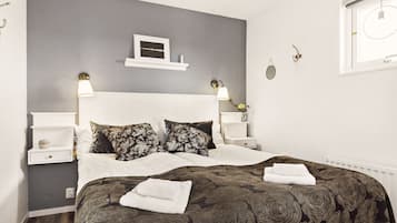 2 kamar tidur, bantalan ekstra lembut, dan didekorasi berbeda-beda