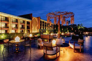 3 bars/lounges, swim-up bar, poolside bar