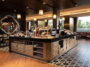 3 restaurants, breakfast, lunch served; local and international cuisine