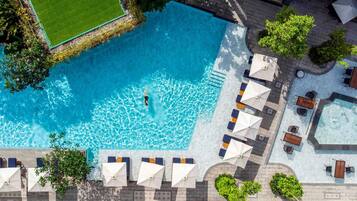 2 piscinas al aire libre, sombrillas, tumbonas