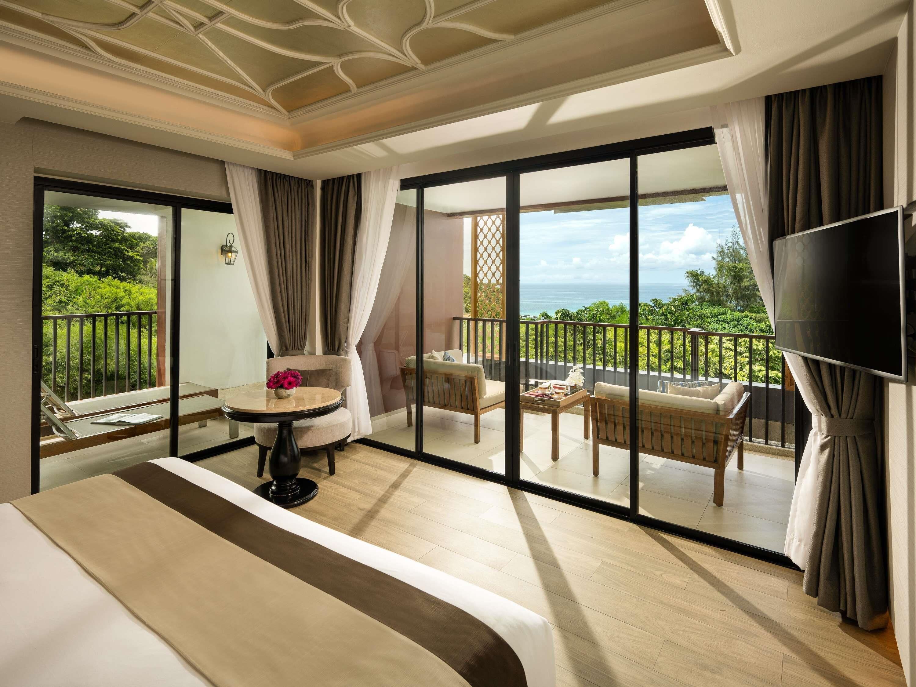 Suite Deluxe, 1 cama de matrimonio grande, vistas al mar (Whirlpool bath) | Ropa de cama de alta calidad, edredones de plumas, minibar y caja fuerte