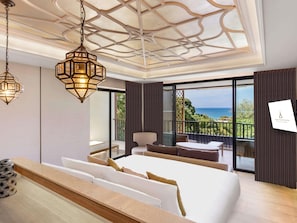 Deluxe Suite, 1 King Bed, Sea View (Whirlpool bath)