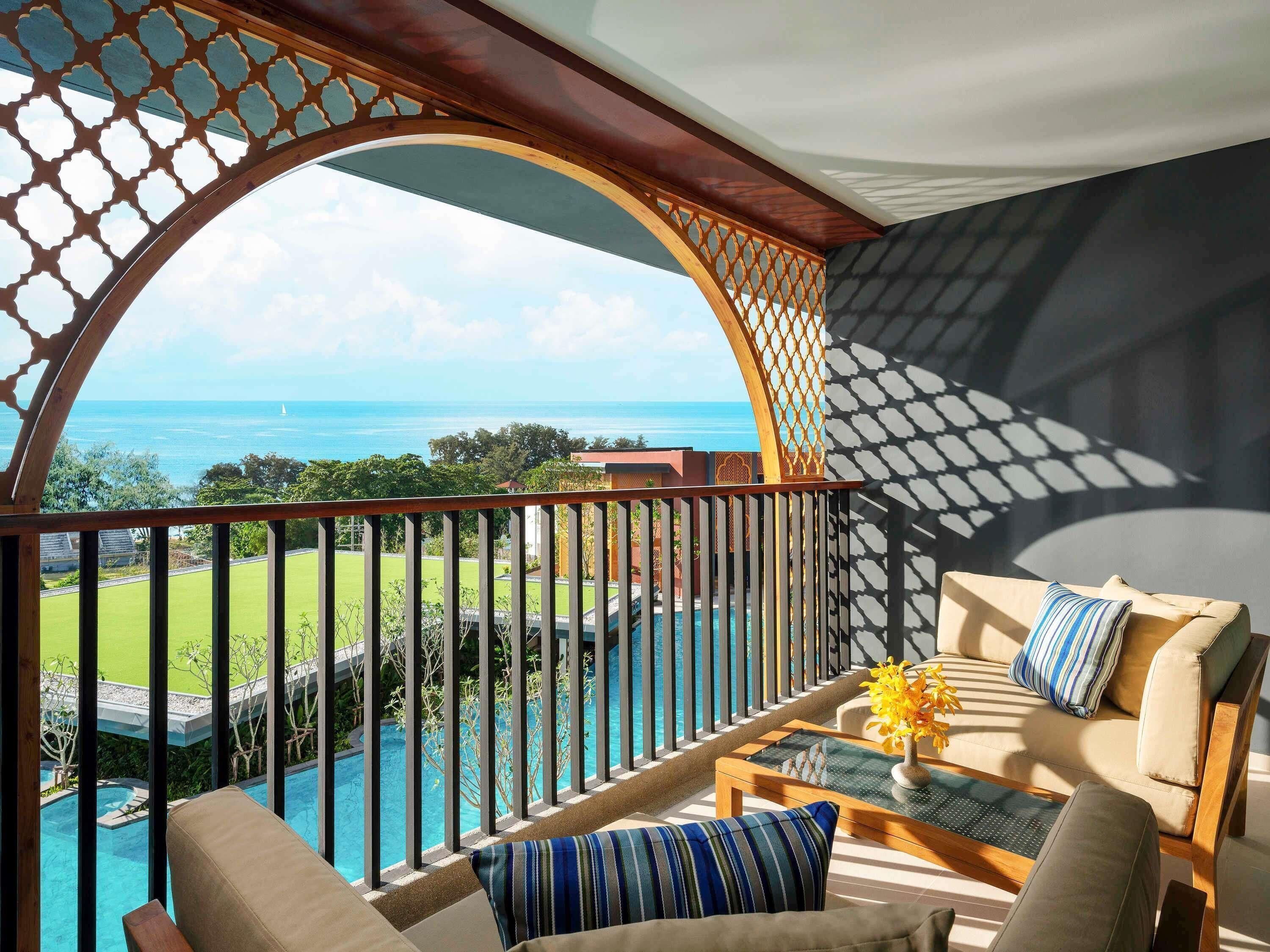 Premium bedding, down comforters, minibar, in-room safe