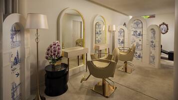 Couples treatment room(s), body treatments, aromatherapy