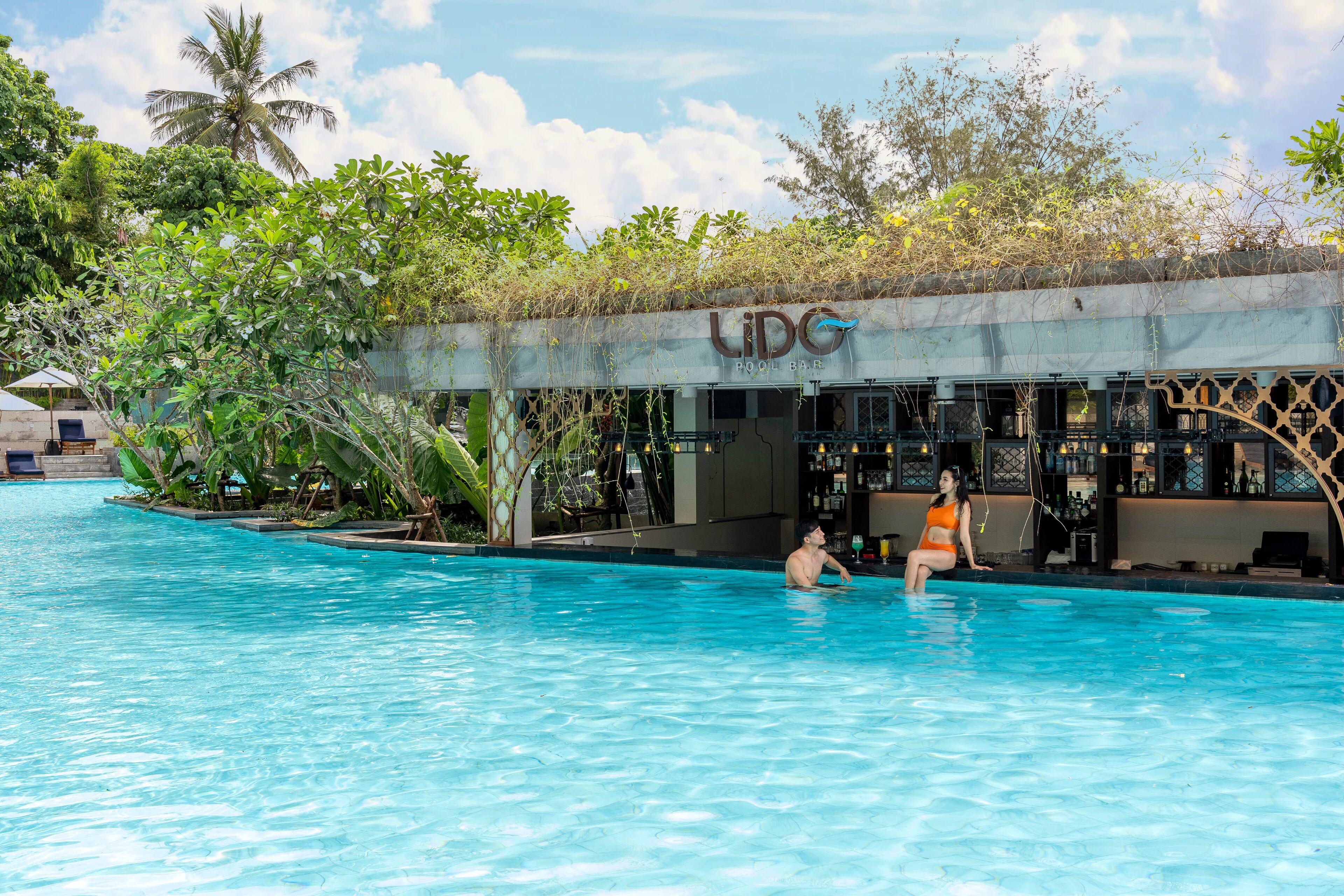 2 outdoor pools, pool umbrellas, pool loungers