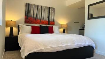 1 bedroom, individually decorated, individually furnished, free WiFi