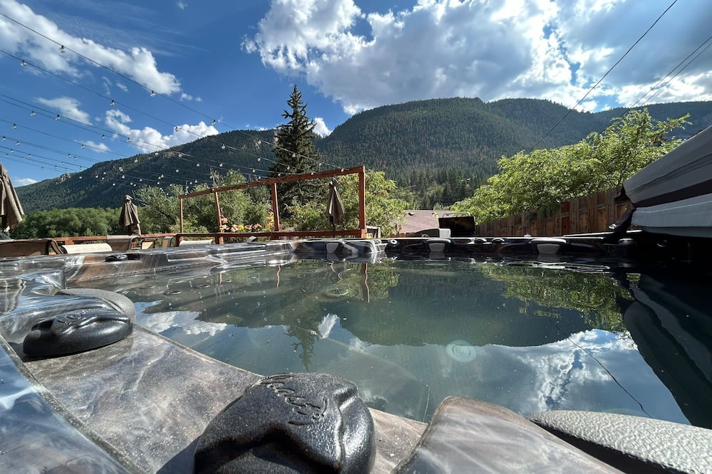 luxury hotels in Manitou Springs, Co