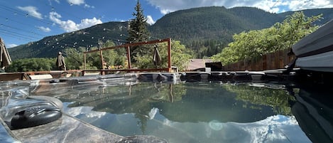 Bain à remous extérieur