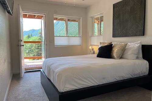 Decoración personalizada, muebles diferentes y wifi gratis