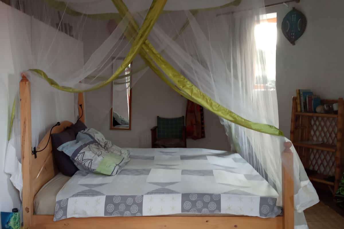 Donzen dekbedden, een kluis op de kamer, individueel gedecoreerd
