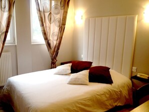 Standard Double Room | Desk, free cribs/infant beds, free WiFi - Logis L'Auberge Picarde (Chepy)