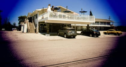 Brewer Motor Inn