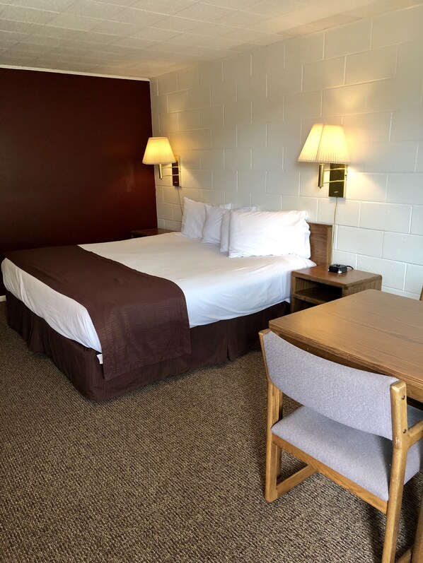 مكتب وواي فاي مجانًا وملاءات أسرّة