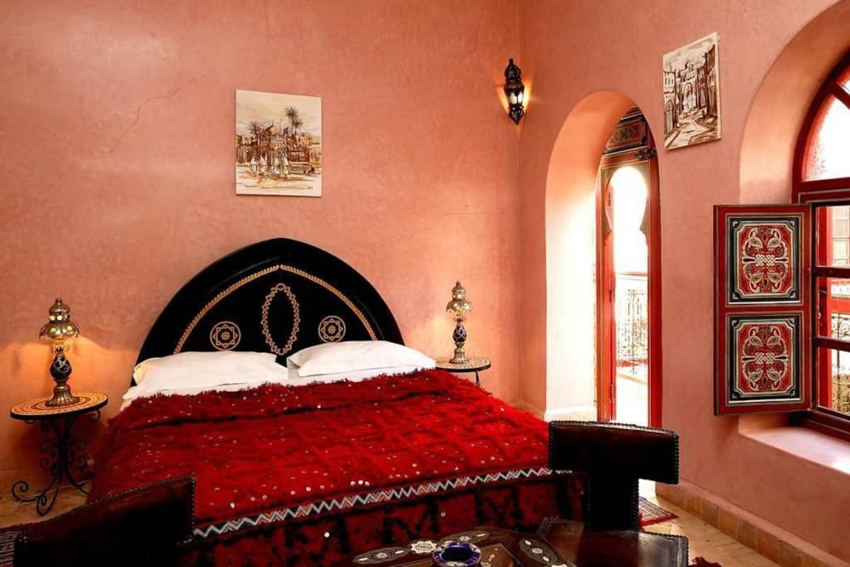 Habitació doble superior | Roba de llit d'alta qualitat i decoració individual