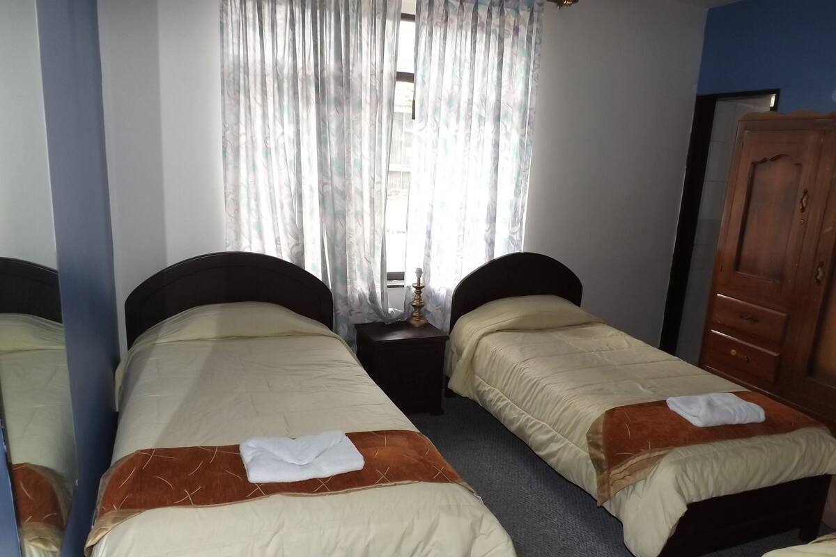 Triple Room | Desk, iron/ironing board, free WiFi