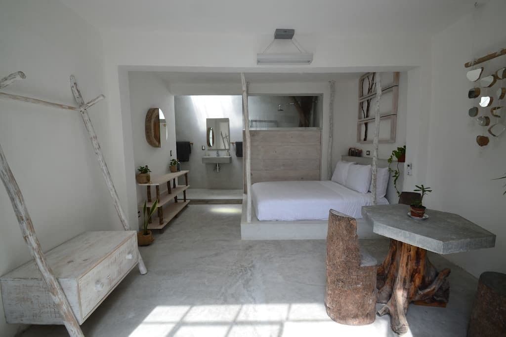 Deluxe Room | Individually decorated, blackout drapes, iron/ironing board, free WiFi