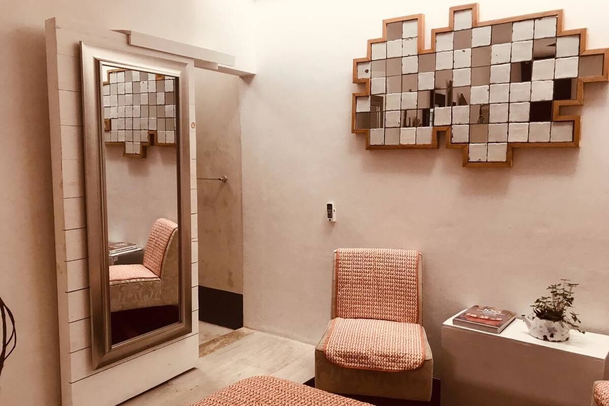 Double Room, 2 Double Beds | Cortinas opacas, tabla de planchar con plancha, wifi gratis