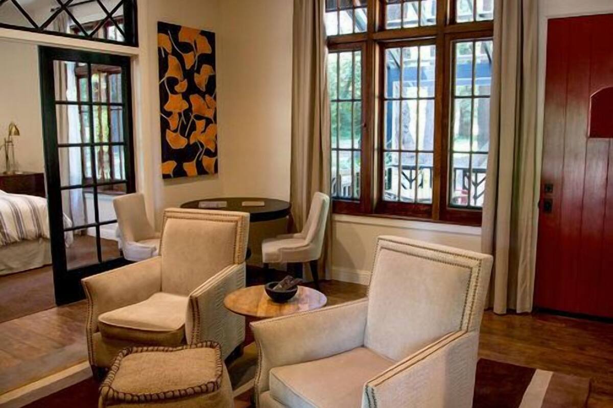 Suite, 1 Bedroom, Kitchenette | Living area