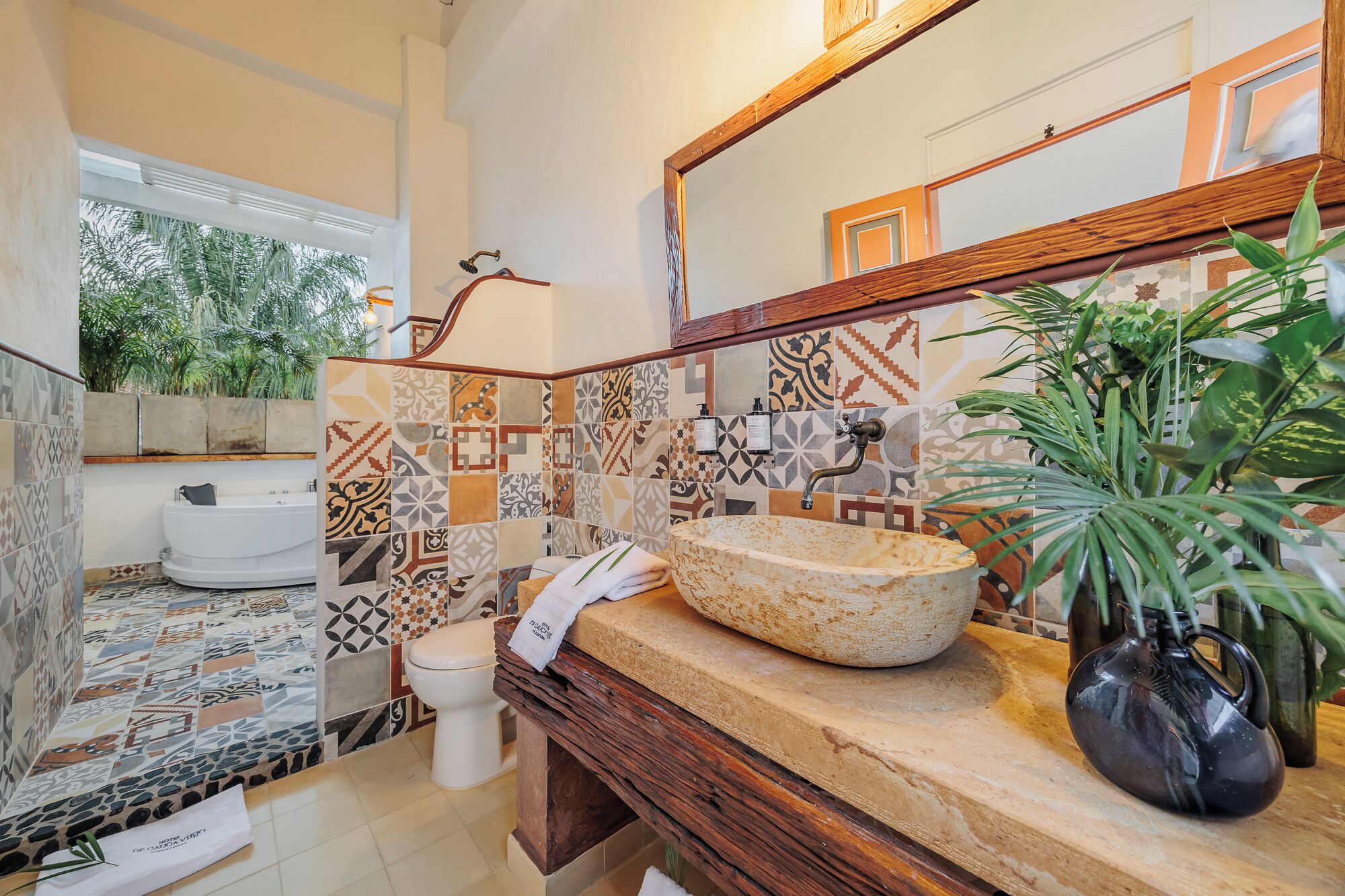 豪華客房 (2) | 浴室 | 淋浴設備、名牌盥洗用品、吹風機、毛巾