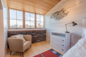 2 Schlafzimmer, Schreibtisch, Bügeleisen/Bügelbrett, WLAN