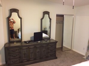 2 bedrooms, iron/ironing board, free WiFi, bed sheets - 2 Bed 2 Bath 15-20 Minutes to all the Best of San Diego! (La Mesa)