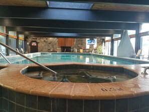 Innenpool, Außenpool