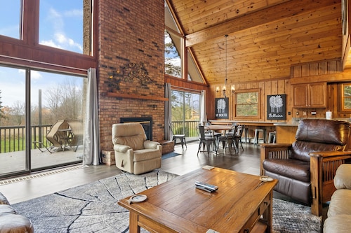 Shanty Creek 4-Season Chalet: Skiing, Lakes, Golf Courses & Trails