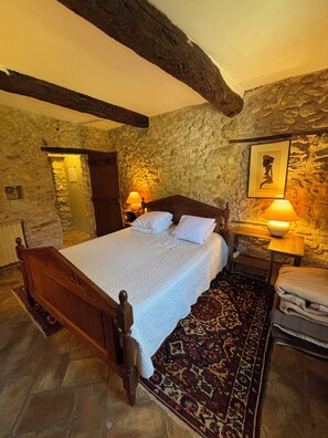 1 soverom, strykejern/-brett, wi-fi og sengetøy