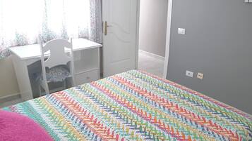 3 bedrooms, iron/ironing board, free WiFi, bed sheets
