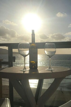 Outdoor dining - MAR DE SANTIAGO apartment located on the first line of Las Canteras Beach (Las Palmas de Gran Canaria)