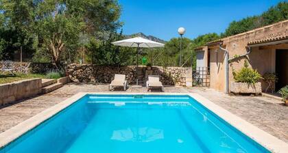 Ideal families Cottage, WIFI, private pool, few kilometers from the beach