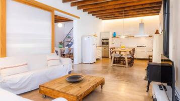 Télévision, cheminée