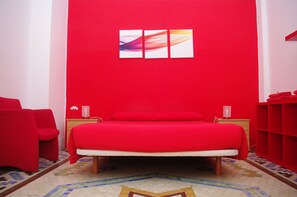 4 bedrooms, iron/ironing board, travel cot, free WiFi