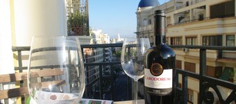 Beautiful and spacious apartment in the center of Valencia with WIFI