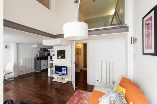 A Stylish 2 Bed, 2 Bath London Apartment