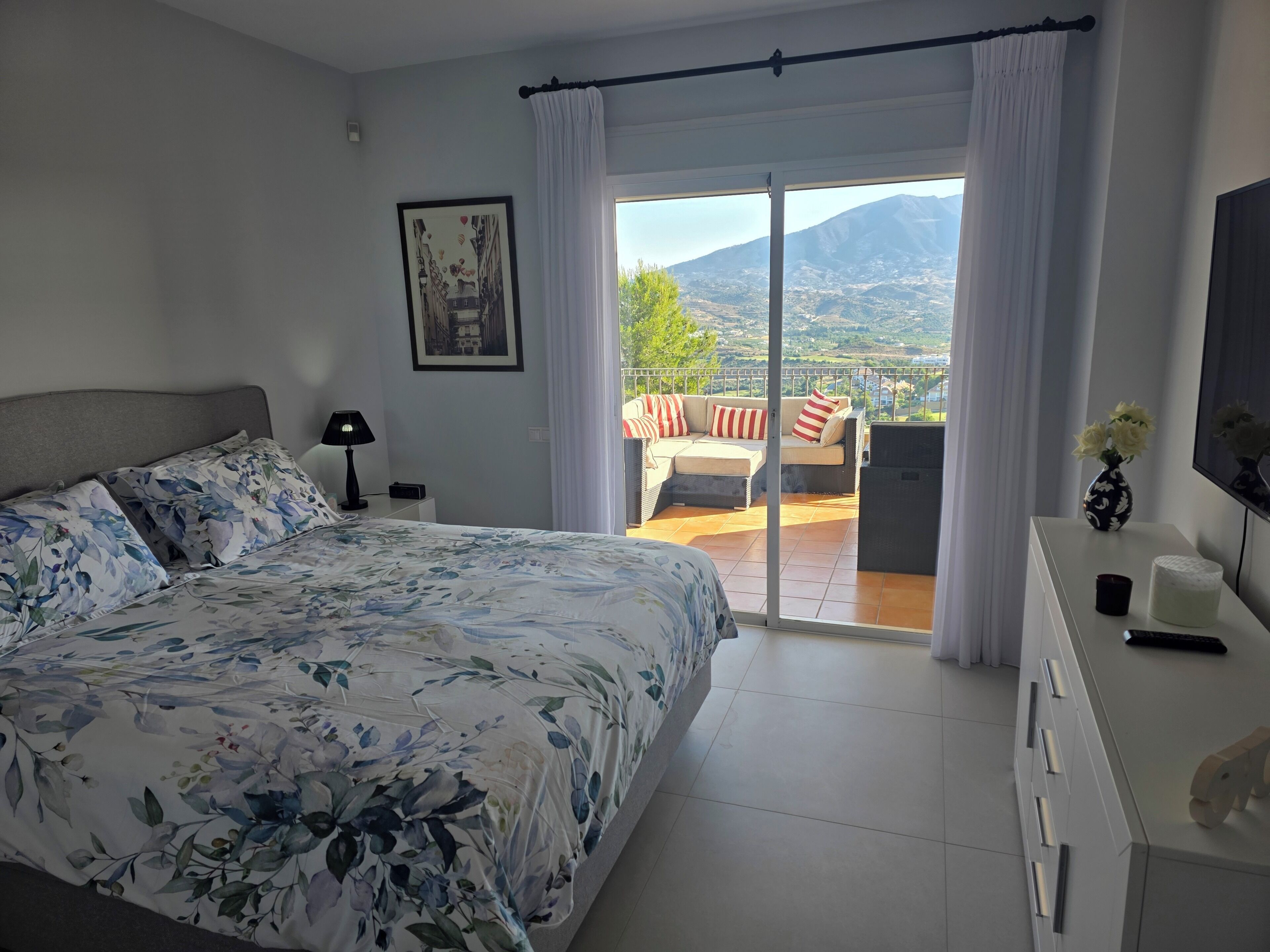 3 bedrooms, iron/ironing board, free WiFi, bed sheets